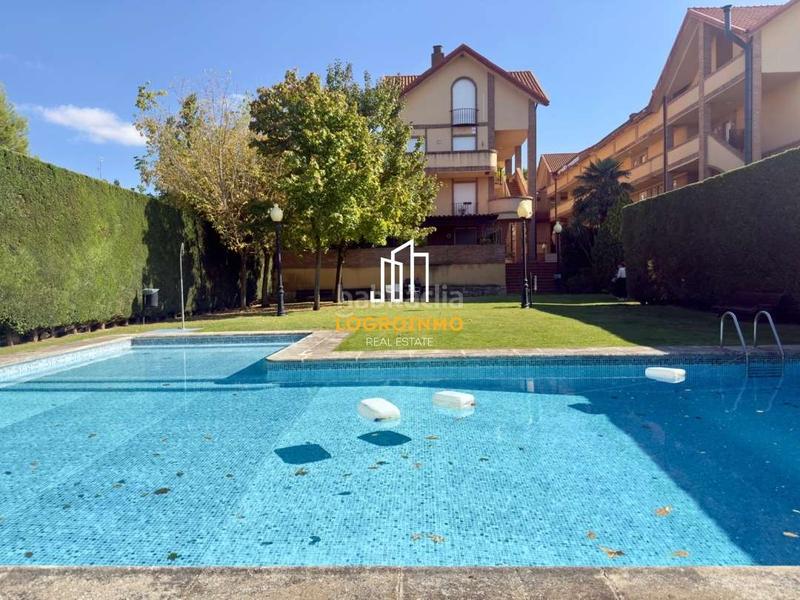 Foto 7aeadafd-a6b9-42bc-9cc7-1806992c5a1e. Pis amb calefacció aparcament piscina a Villamediana de Iregua