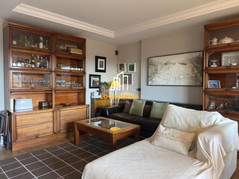 Foto a768afb9-a2ef-472b-83f6-55b98fcc772c. Pis amb calefacció aparcament piscina a Villamediana de Iregua