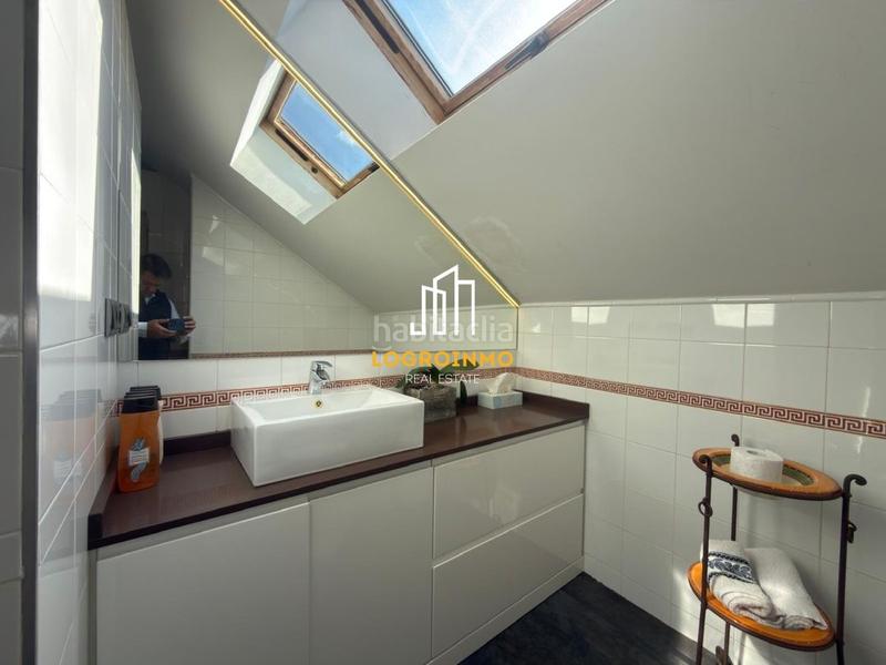 Foto d9b3680a-c7bc-4749-bee0-8ec8a3c71f1b. Pis amb calefacció aparcament piscina a Villamediana de Iregua