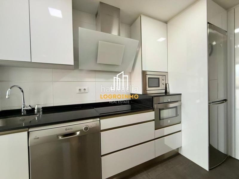 Foto 8df57631-2050-45b0-a2ff-a81eb665772e. Pis amb calefacció aparcament a Gran Via Logroño