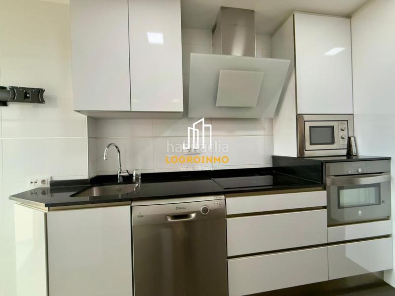 Foto d9dc9324-987d-4492-badd-20667f8b4d42. Pis amb calefacció aparcament a Gran Via Logroño