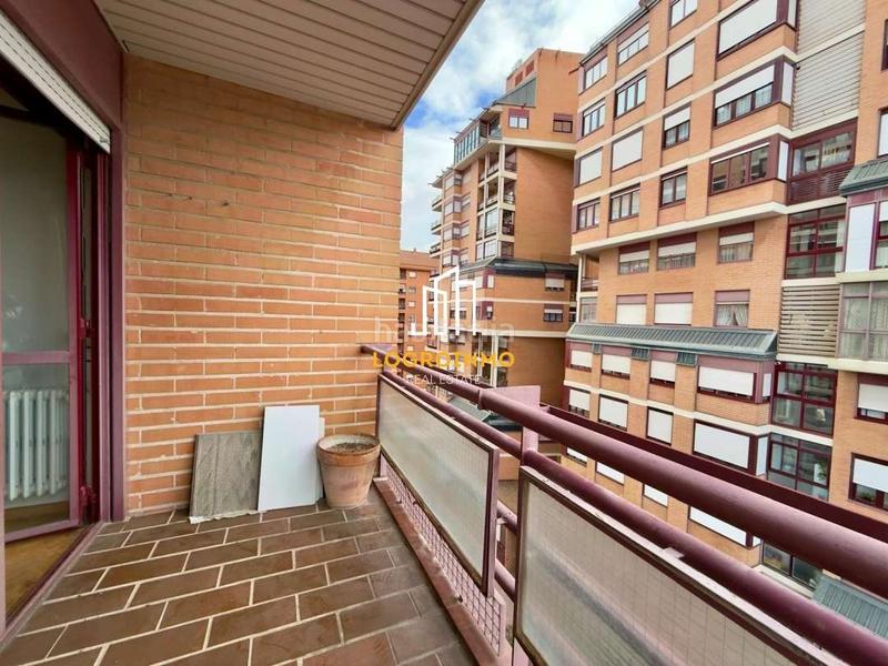 Foto f5cb79ac-2130-4e6a-a59c-dddc113f4246. Pis amb calefacció aparcament a Gran Via Logroño