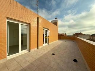 Etagenwohnung in Lardero. Ático en venta en lardero