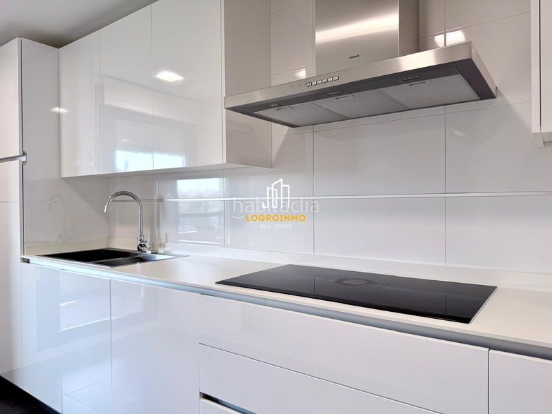 Foto 48fdd36e-5e86-459b-bad2-fe028cbcf5cd. Flat with heating parking pool in Cascajos - Piqueras Logroño
