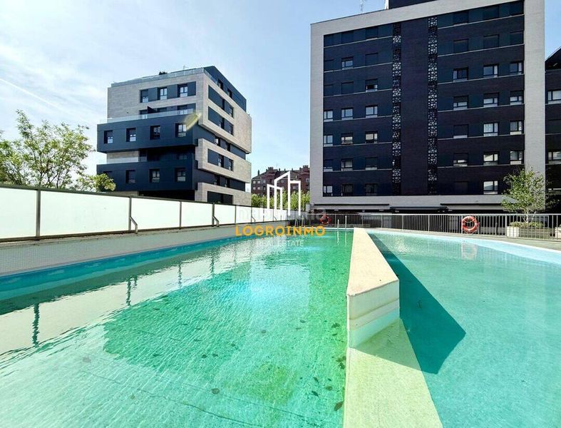 Foto 6925c407-ac31-43d6-ab68-3a10399c635f. Flat with heating parking pool in Cascajos - Piqueras Logroño