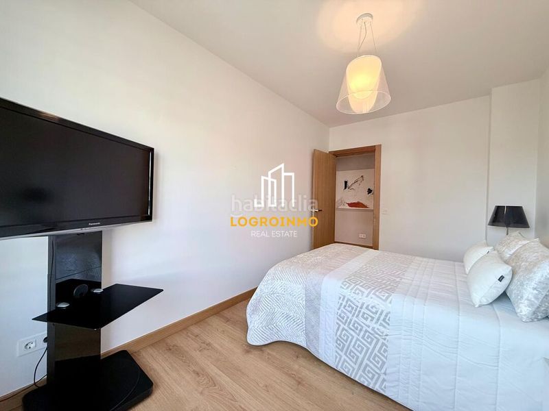 Foto 921f4158-2a68-48b7-a9a3-55a36b6005e5. Flat with heating parking pool in Cascajos - Piqueras Logroño