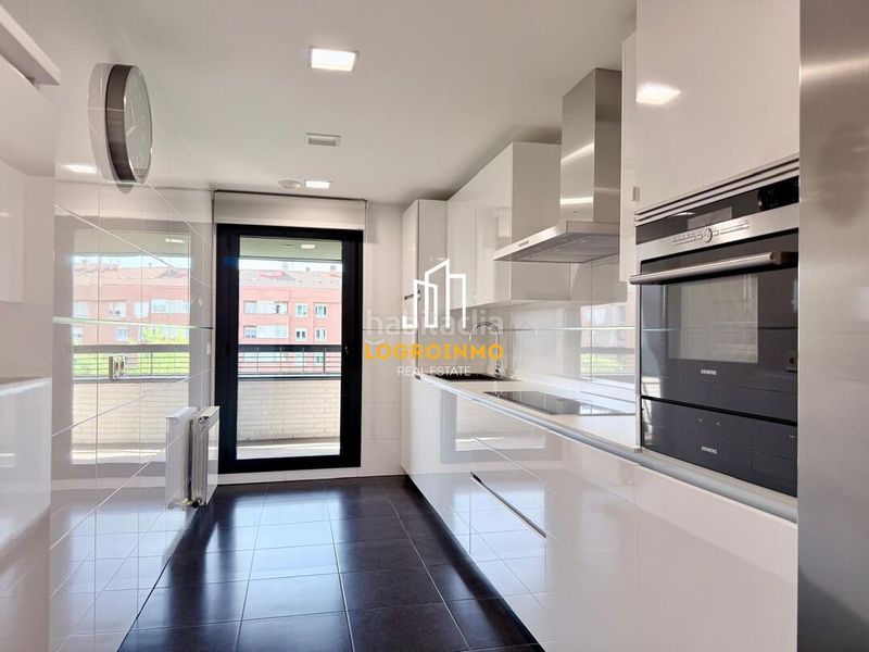 Foto a5c65b34-8d6e-470a-8f5d-754802319be1. Flat with heating parking pool in Cascajos - Piqueras Logroño