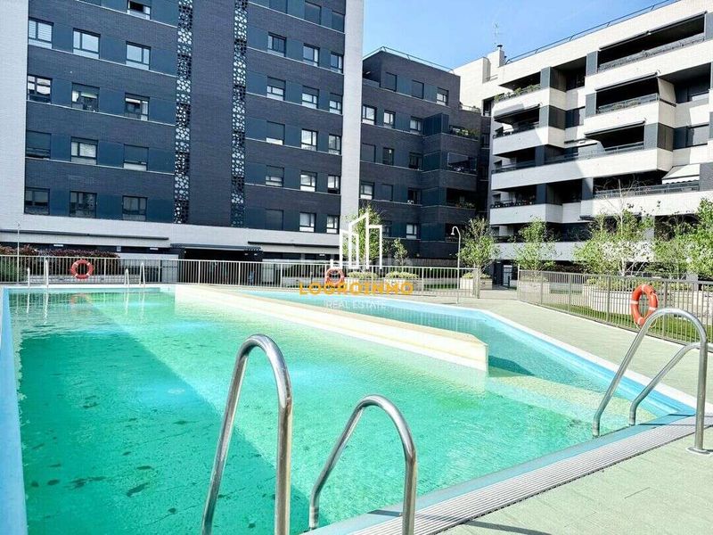 Foto c1f8eb4f-5a0f-4ef3-8466-098a7bfa7eab. Flat with heating parking pool in Cascajos - Piqueras Logroño