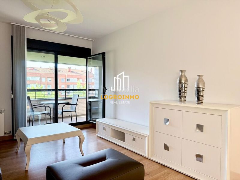 Foto dd8e8971-5e71-41cc-9590-c85ddfeb0557. Flat with heating parking pool in Cascajos - Piqueras Logroño