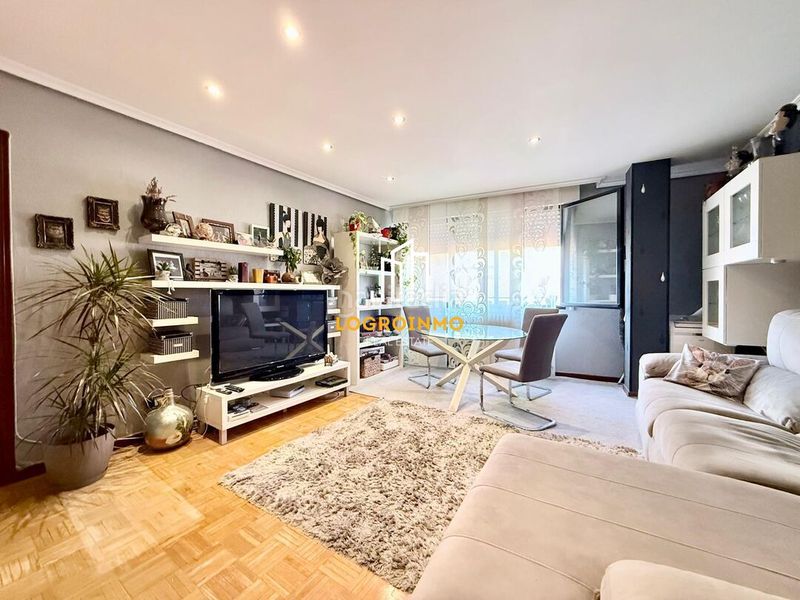 Foto 06083cb4-4e0c-46ac-8c84-349e3312a127. Flat with heating in Oeste Logroño