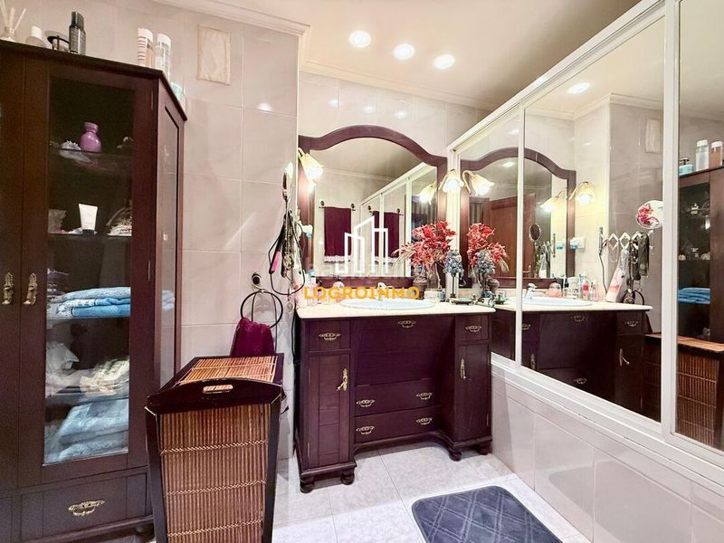 Foto 5d794fdb-cdf9-47b6-99ed-a7d7fed2e1a5. Flat with heating in Oeste Logroño