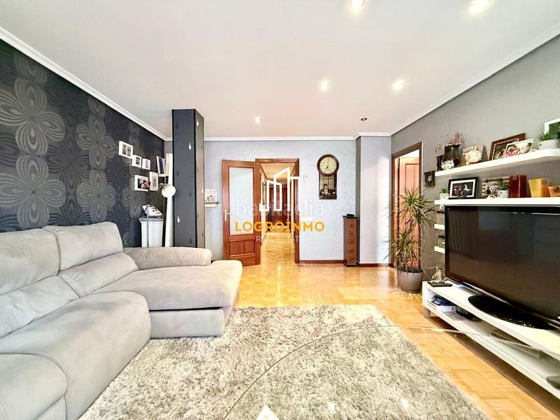 Foto 8f35552f-213b-4cb9-b625-ca481394cee6. Flat with heating in Oeste Logroño