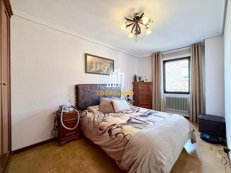 Foto dbf8775c-5f4c-4562-9ce0-2b5d125800d4. Flat with heating in Oeste Logroño