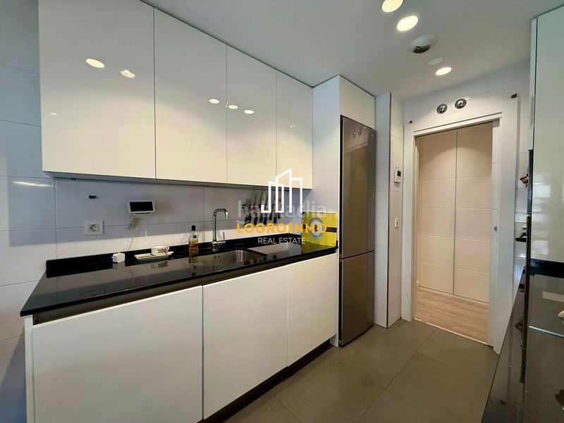 Foto 3cb1296c-2f5c-4e44-bf67-13d24761f073. Lloguer pis amb calefacció aparcament piscina a Cascajos - Piqueras Logroño