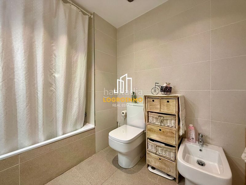 Foto 6a4e3781-3229-4ce0-88f9-7b7b02edc2d1. Lloguer pis amb calefacció aparcament piscina a Cascajos - Piqueras Logroño