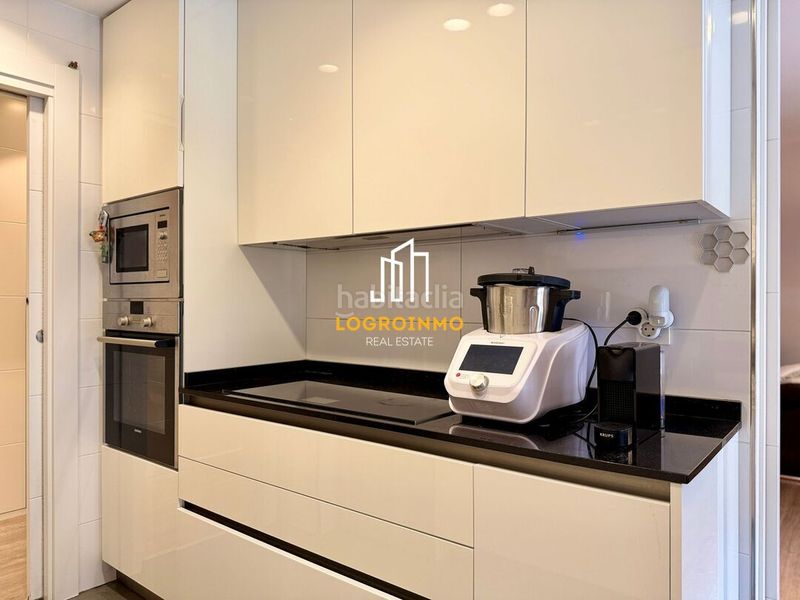 Foto 97dff5fc-bc57-4c88-85ed-2eee700fe916. Lloguer pis amb calefacció aparcament piscina a Cascajos - Piqueras Logroño