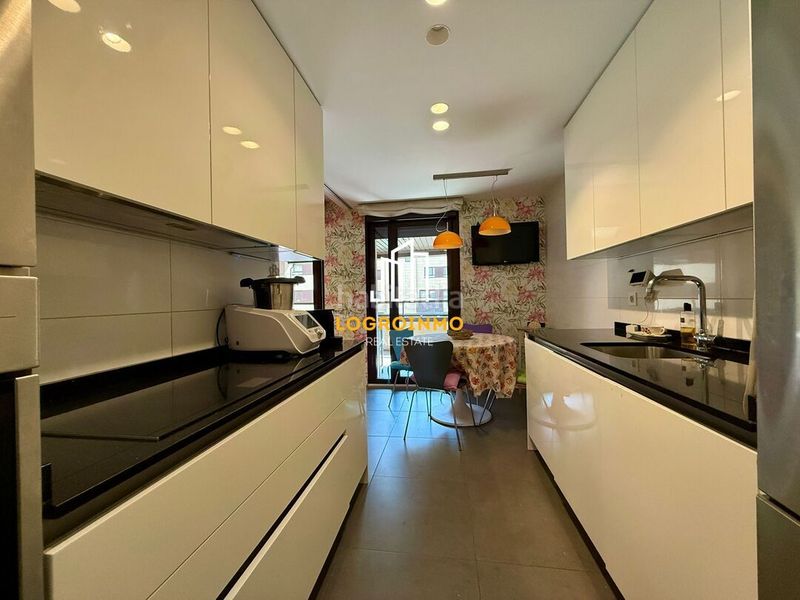 Foto b4c65ecc-8b2c-43f1-ae44-04cfc9e1c377. Lloguer pis amb calefacció aparcament piscina a Cascajos - Piqueras Logroño