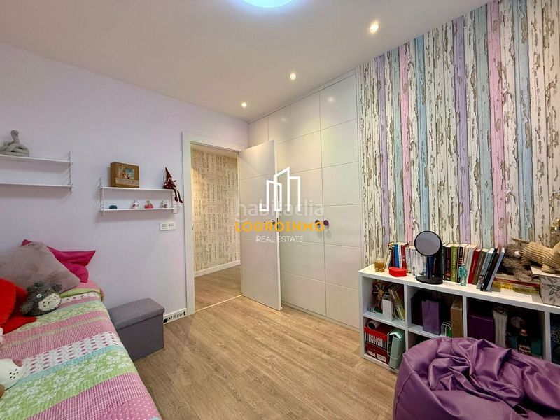 Foto e21fbb29-adc5-49d0-afe0-727cb01a489a. Lloguer pis amb calefacció aparcament piscina a Cascajos - Piqueras Logroño