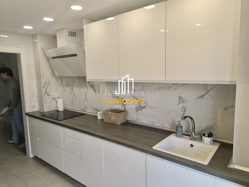 Foto 43966c24-7456-4ffe-93ac-9f94e7a6af7e. Pis amb calefacció aparcament a Residencia Logroño