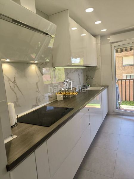 Foto e1a6f0c5-dbde-484c-92de-1d81c9724610. Pis amb calefacció aparcament a Residencia Logroño