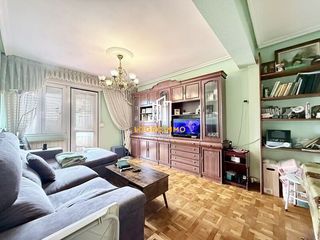 Pis a San Millán - Ayuntamiento. Piso en venta en zona universidad, logroño