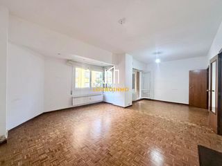 Appartamento in Gran Via. Piso en venta en calle general vara de rey