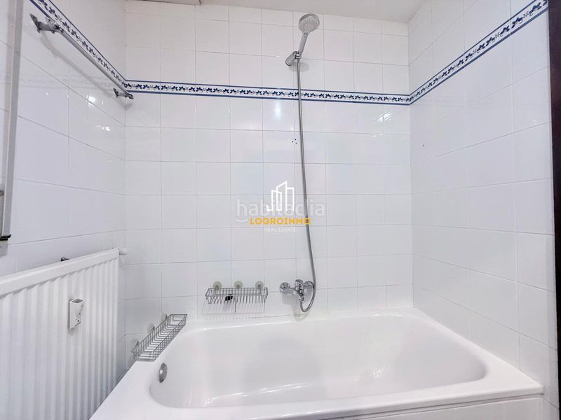 Foto ccf5cf59-f0d7-4f4e-afad-d2cb3afc7316. Flat with heating in Gran Via Logroño