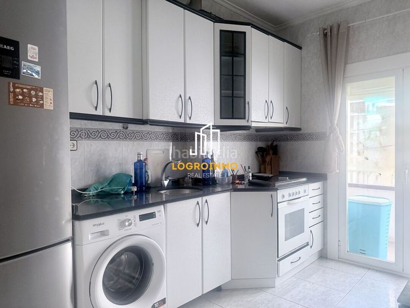 Foto f4857a76-e372-4ef1-90cd-4993e1178f83. Flat with heating in Residencia Logroño