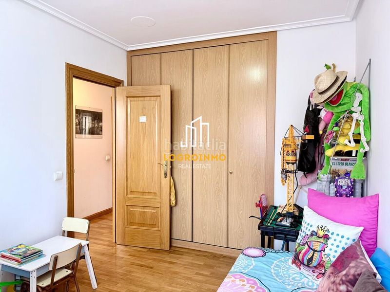 Foto 29fc459e-f327-4fa4-bfee-3af4c9cba3e1. Flat with heating parking pool in Cascajos - Piqueras Logroño
