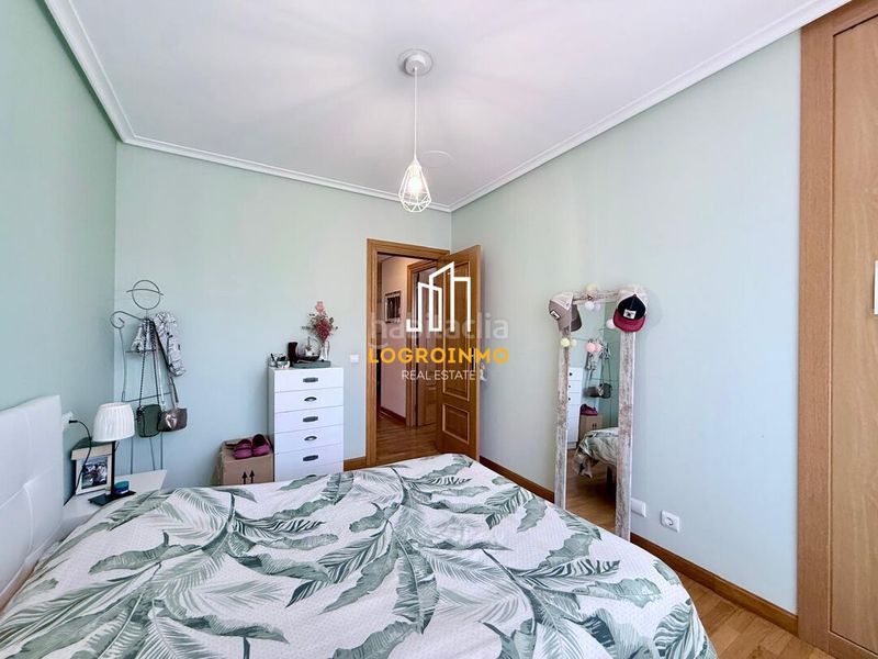 Foto 5455f5b5-227b-4c52-8161-d2e6bc98874f. Flat with heating parking pool in Cascajos - Piqueras Logroño
