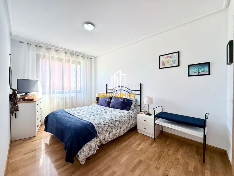 Foto 5eded7d5-75c5-4cac-9573-cb2db603e965. Flat with heating parking pool in Cascajos - Piqueras Logroño