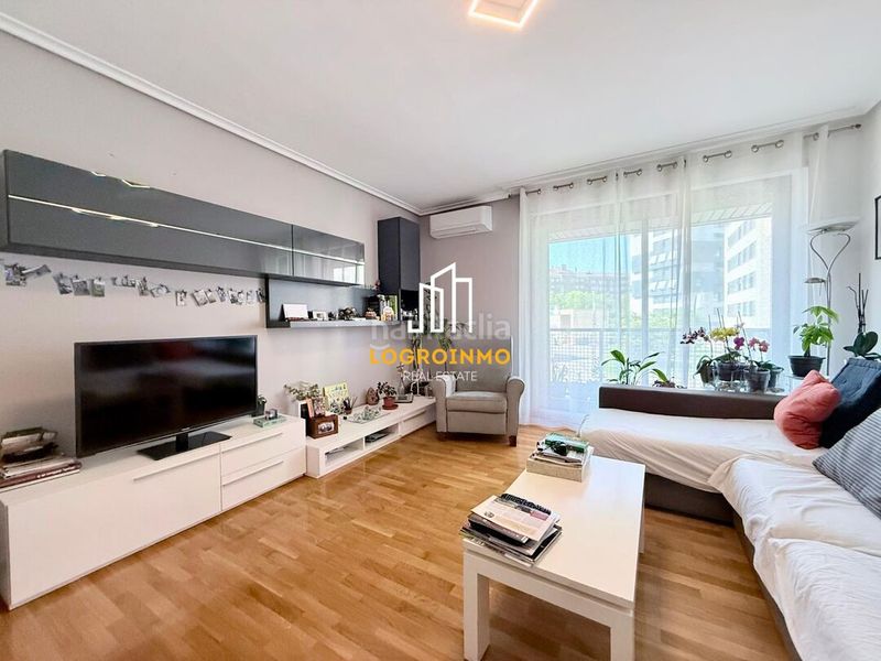 Foto 766b5346-2109-4da4-831f-935a0453550d. Flat with heating parking pool in Cascajos - Piqueras Logroño