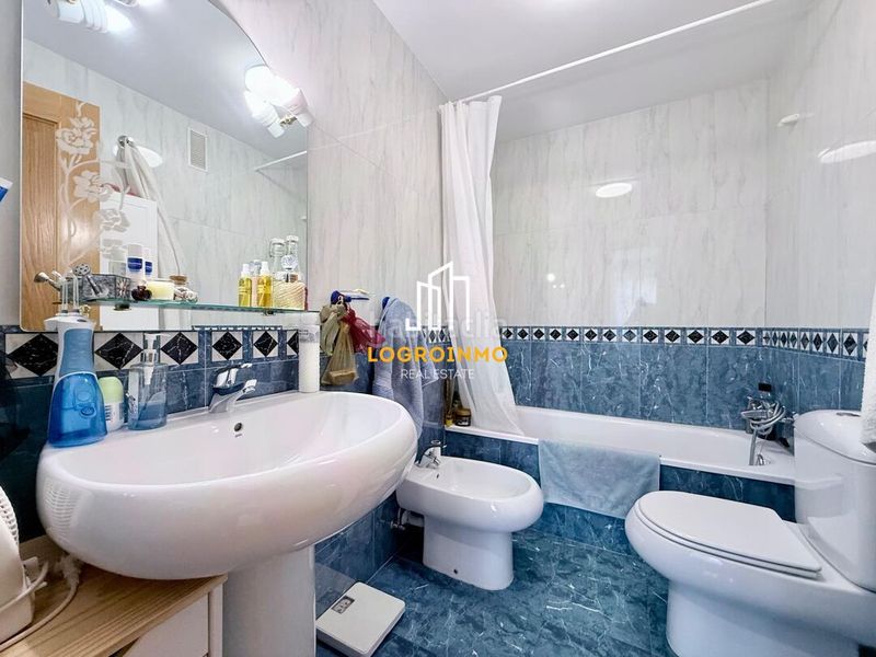 Foto 8c020ecd-cd4e-419e-92c5-c5dd645ff69c. Flat with heating parking pool in Cascajos - Piqueras Logroño