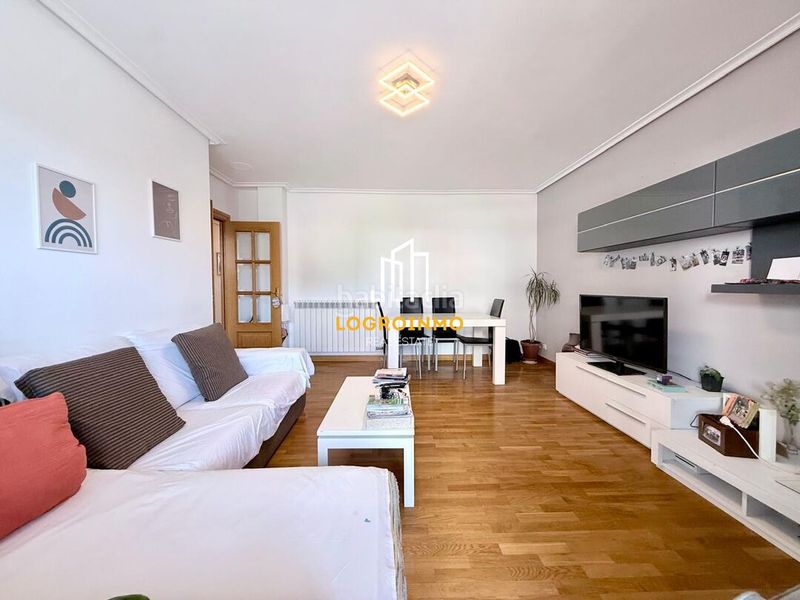 Foto 9001c61a-23f3-42cd-9d40-3a3aa79e4543. Flat with heating parking pool in Cascajos - Piqueras Logroño
