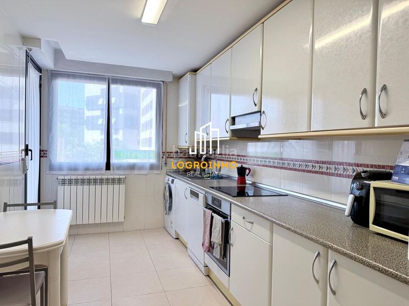Foto bca51aab-ffed-4848-a17d-1b36805d1376. Flat with heating parking pool in Cascajos - Piqueras Logroño