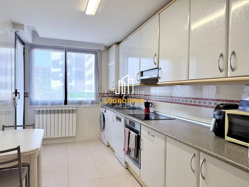 Foto d86d46dc-47ff-4080-9f6b-49803681568f. Flat with heating parking pool in Cascajos - Piqueras Logroño