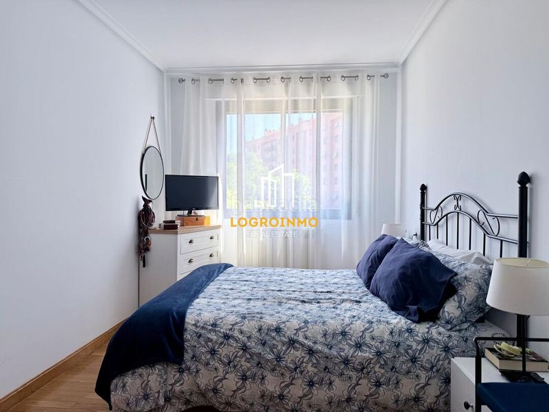 Foto f5e9d95e-1a0f-4fc6-9b9a-f79d04912d04. Flat with heating parking pool in Cascajos - Piqueras Logroño