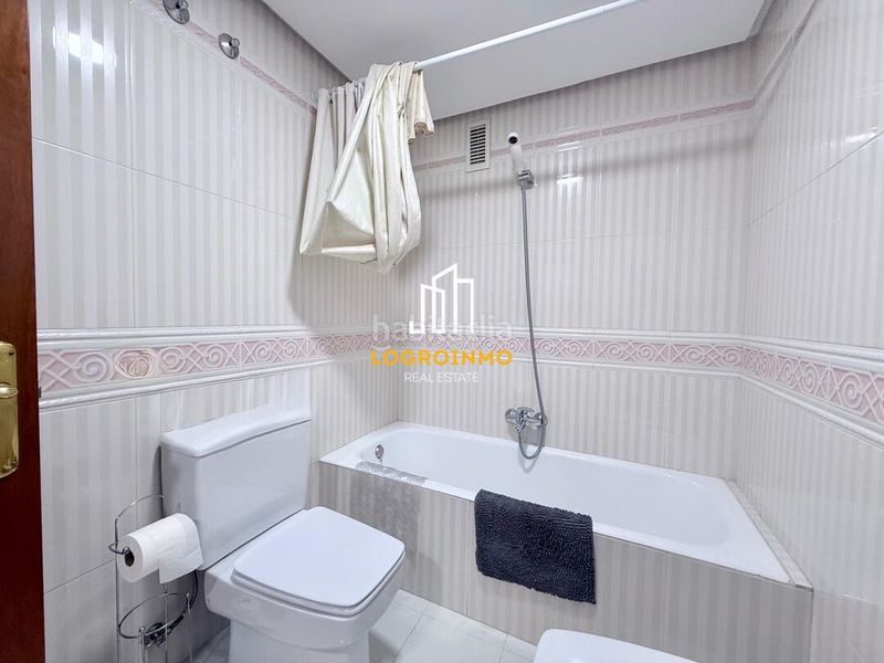 Foto 4a87d458-1198-47cc-9858-72b532c3ac83. Rent flat with heating parking in Gran Via Logroño