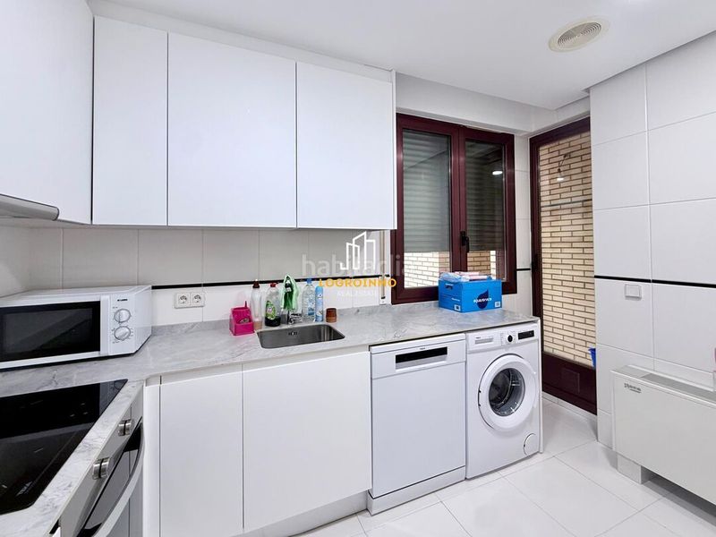 Foto 70b4f0d3-fb0c-4c17-aabf-57994faad530. Rent flat with heating parking in Gran Via Logroño