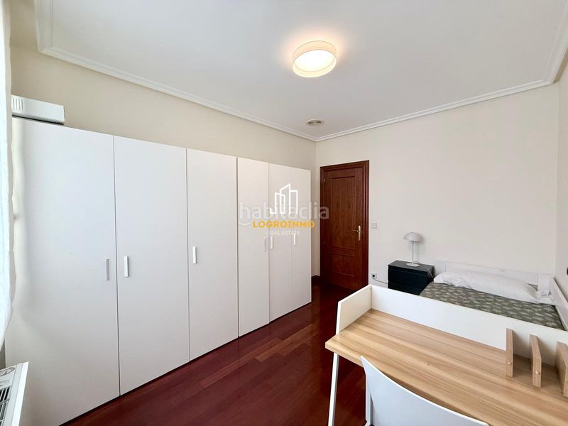 Foto 86daec46-115a-4882-8955-60054d0fb06f. Rent flat with heating parking in Gran Via Logroño