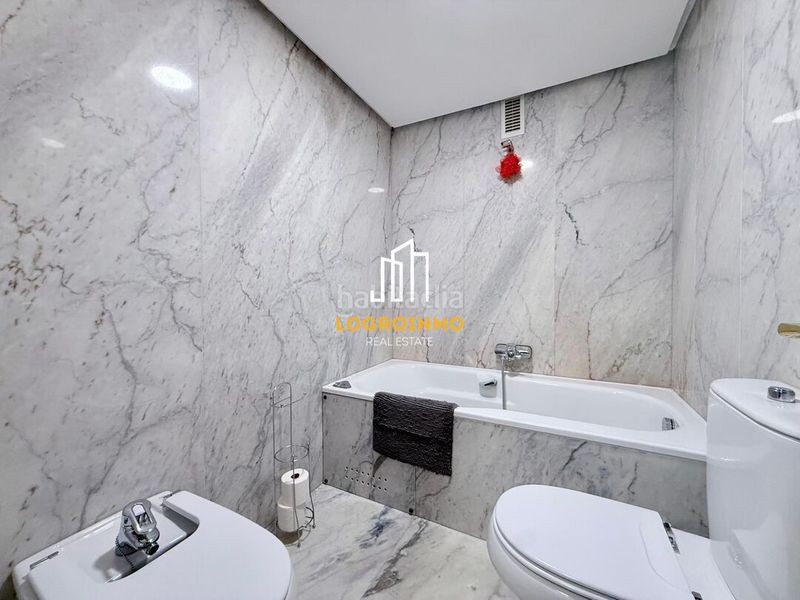 Foto b837b606-6c53-403e-b391-de2743859ec5. Rent flat with heating parking in Gran Via Logroño