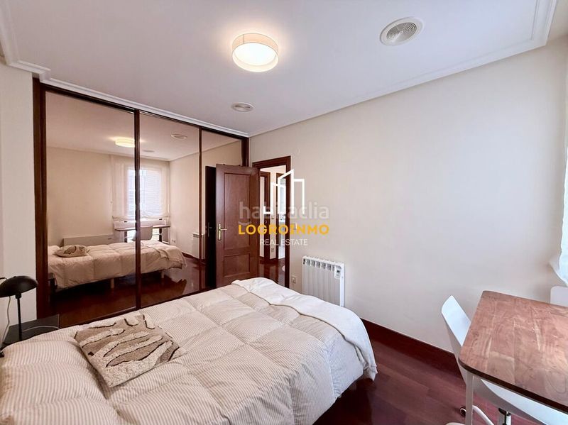 Foto f945ee32-d483-42ba-8a7d-1d6b696853fd. Rent flat with heating parking in Gran Via Logroño