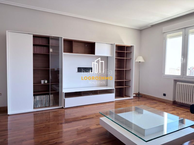 Foto 335b5879-63aa-49e2-81a2-ba97f6809dec. Rent flat with heating parking in Gran Via Logroño