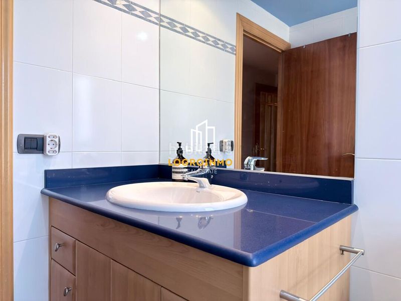 Foto f87f0861-0eac-4be4-ac36-1f6e145e23a4. Rent flat with heating parking in Gran Via Logroño