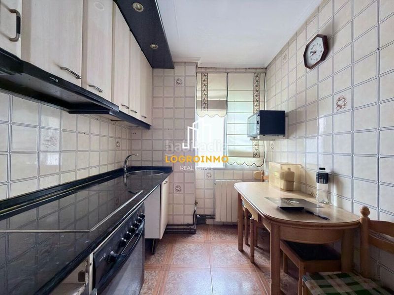 Foto 75b46110-247f-4cda-b061-d92817ea3e26. Flat with heating in Gran Via Logroño