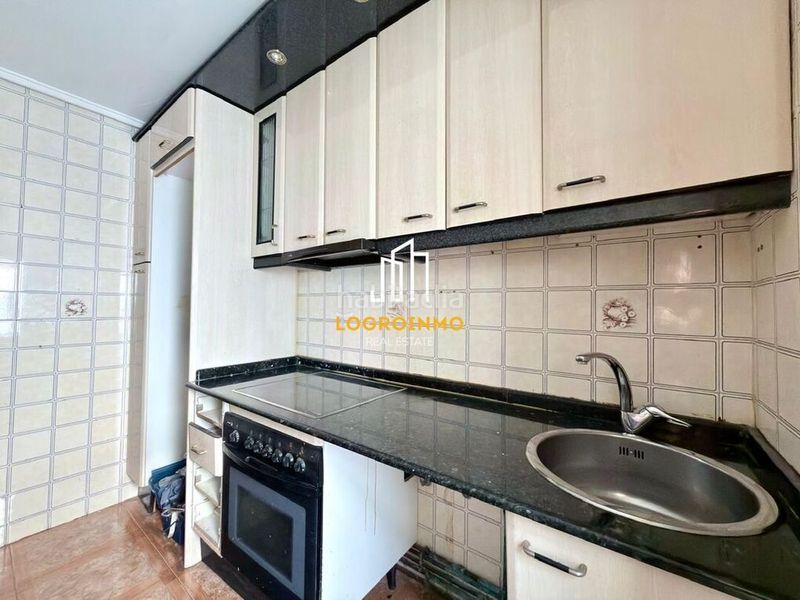 Foto b8a3d4e0-9026-4e84-8b6f-16269d235603. Flat with heating in Gran Via Logroño