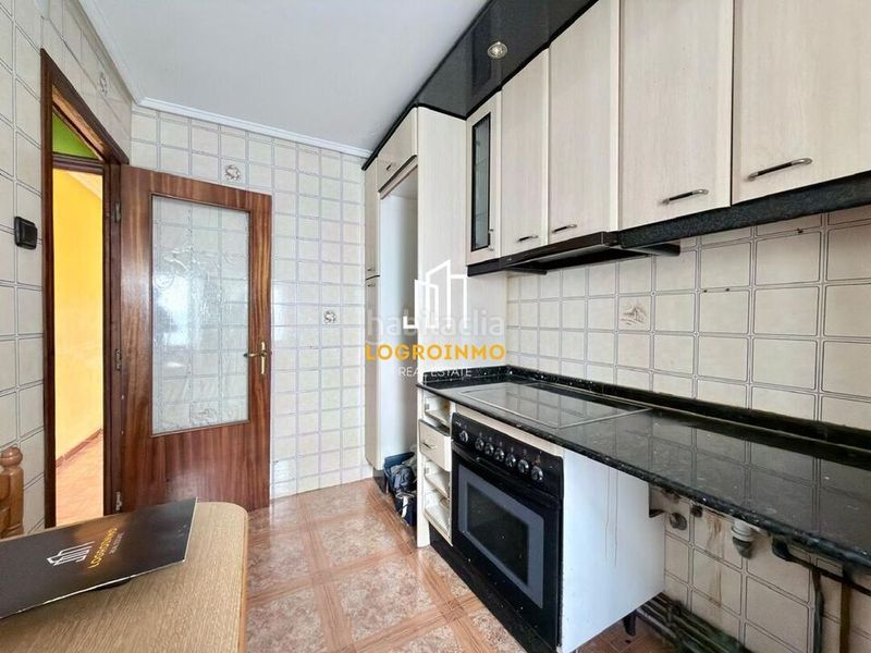Foto df7b6e71-1748-473e-96f0-6b6c2f61323b. Flat with heating in Gran Via Logroño