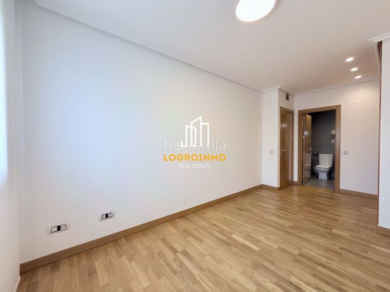 Foto bbb3bd8b-54ba-4925-85ec-6336b83c30ac. Pis amb calefacció aparcament piscina a La Cava - Fardachón Logroño