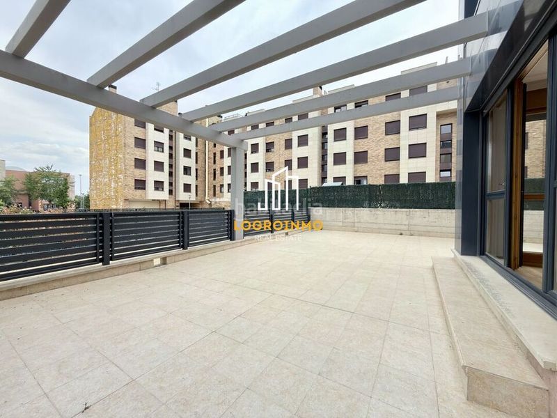 Foto e69c5abf-95e4-4b9a-a45a-0fe0c2b66e75. Pis amb calefacció aparcament piscina a La Cava - Fardachón Logroño
