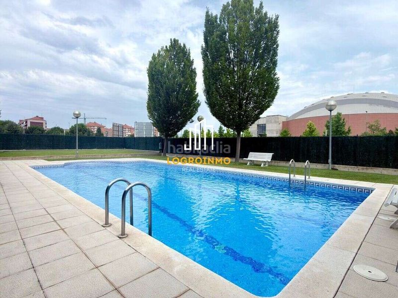 Foto f4813a63-e2fc-4414-b9d7-9c05fa3a8f7f. Pis amb calefacció aparcament piscina a La Cava - Fardachón Logroño